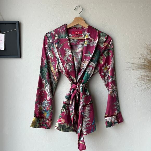 F.R.S For Restless Sleepers Burgundy Tropical Floral Silk Kimono Jacket Size XS - Picture 2 of 9